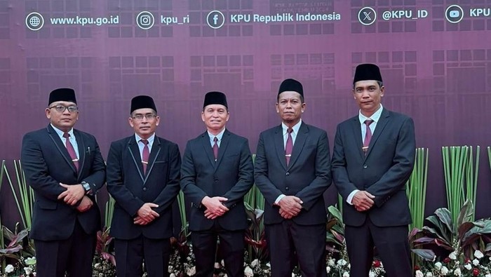 Pelantikan anggota KPU Padangsidimpuan di Jakarta beberapa waktu lalu (Istimewa/Instagram @kpupadangsidempuan)