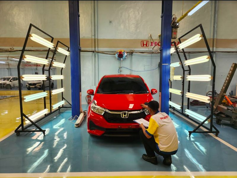 PT. Honda Prospect Motor (HPM) meresmikan layanan purnajual untuk fasilitas bodi dan cat melalui Honda Surabaya Center.