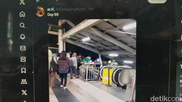 Selama 100 hari Mega menunggu perbaikan eskalator rusak di Stasiun Bekasi. Mega juga konsisten unggah foto eskalator yang rusak agar segera diperbaiki. (Repro detikcom)