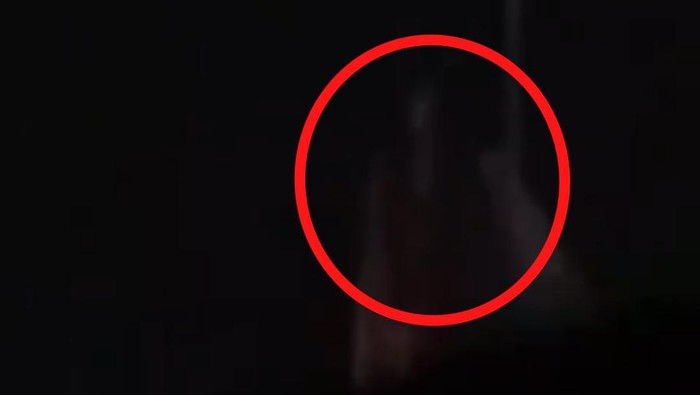 Tangkapan layar video viral sosok diduga kuntilanak di Gowa.