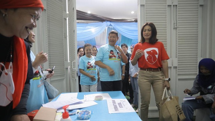 TKN menggelar vaksinasi dan sterilisasi hewan gratis. Kegiatan ini bertema “Si Gemoy Penyayang Hewan”.