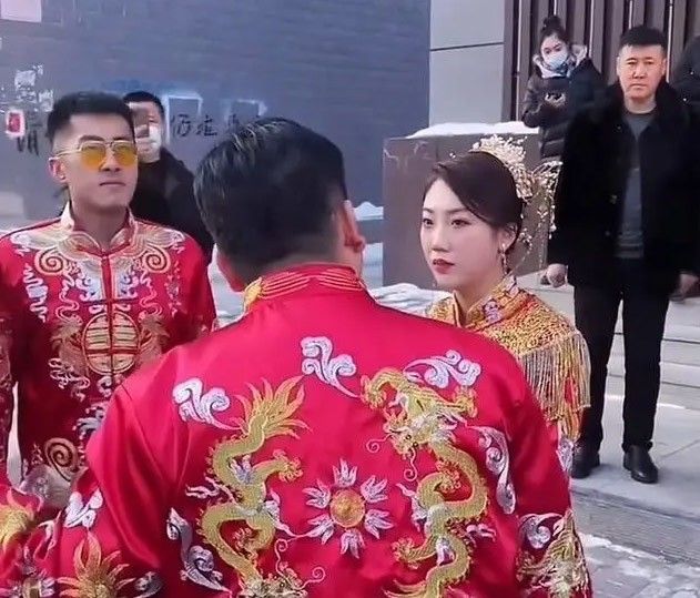 Viral Pernikahan Dihadiri Mantan Bergaya Bak Pengantin, Endingnya Plot Twist