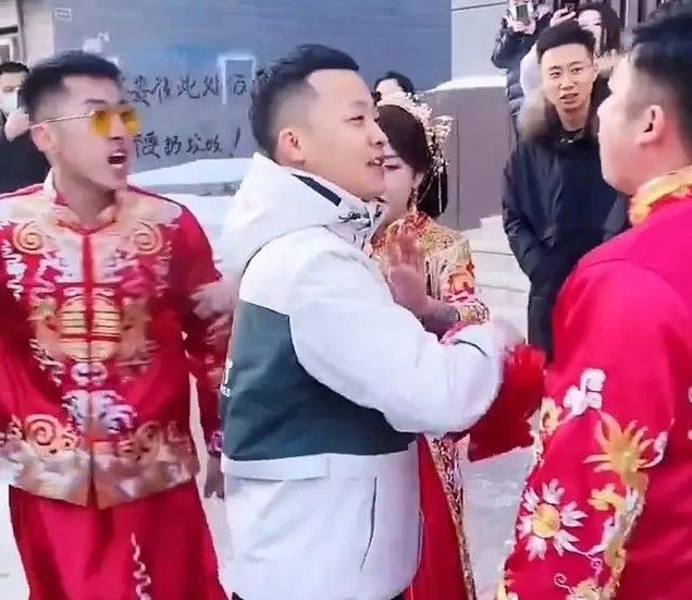 Viral Pernikahan Dihadiri Mantan Bergaya Bak Pengantin, Endingnya Plot Twist