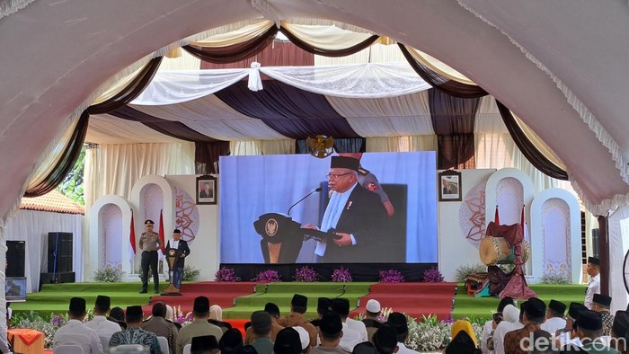 Wakil Presiden Maruf Amin di pondok pesantren Al Hidayah Kauman Lasem, Rembang, Jawa Tengah (Lisye/detikcom).