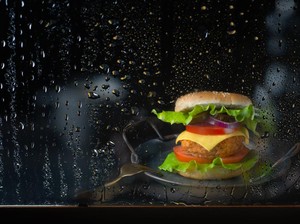 Kenapa Selalu Lapar Saat Hujan? Penjelasan Ilmiahnya Ada di Sini