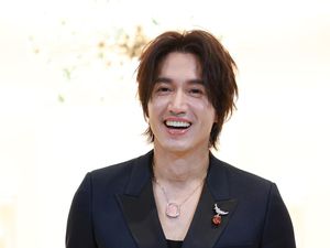 7 Penampilan Terbaru Jerry Yan yang Disebut Tak Menua di Usia 47 Tahun
