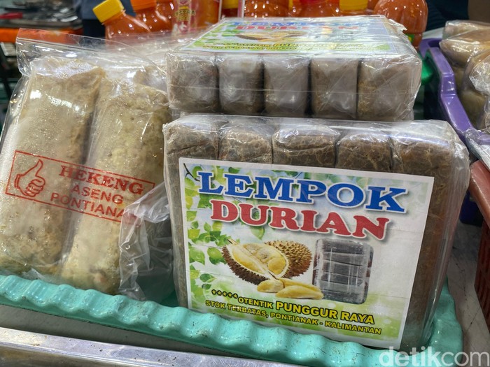 AHAW di Pasar Paramount Gading Serpong menawarkan jajanan Pontianak.