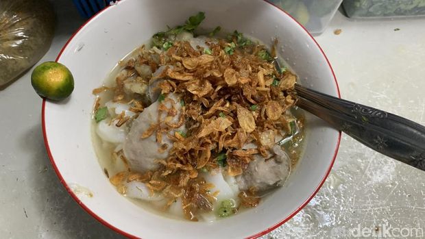 Bakso Gepeng AA di Jalan Teuku Umar Barat, Denpasar, Bali, yang sempat viral di media sosial.