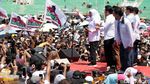 Momen Gibran Sapa Buruh Jatim di Sidoarjo