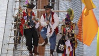 Diketahui, festival ini sudah ada sejak tahun 1904 dan dinamai Gasparilla Pirate Fest sesuai nama mitos bajak laut Jose Gaspar.