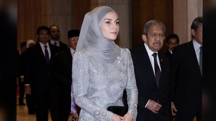 Gaya Anisha Rosnah Berhijab