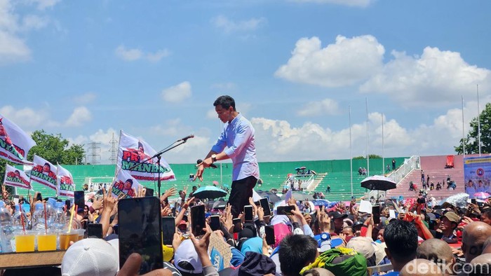 Gibran di Sidoarjo