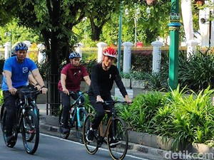 Momen Jokowi dan AHY Gowes Bareng di Malioboro Jogja