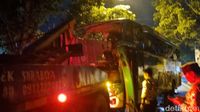 foto kecelakaan bus pariwisata di gresik tanpa sensor