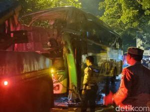 Bus Pariwisata yang Tabrak Truk di Gresik Angkut Rombongan Ziarah Wali