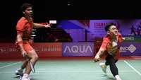 Leo/Daniel pun menang dengan poin meyakinkan di gim pertama, 21-12.
