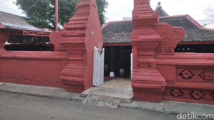 Masjid Merah Panjunan Cirebon