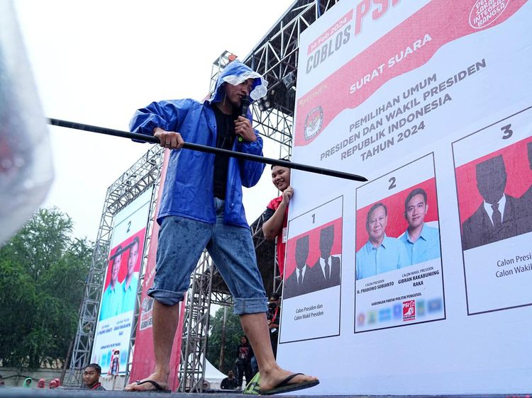 Melihat Lagi Momen Kaesang Kampanye di Tengah Hujan