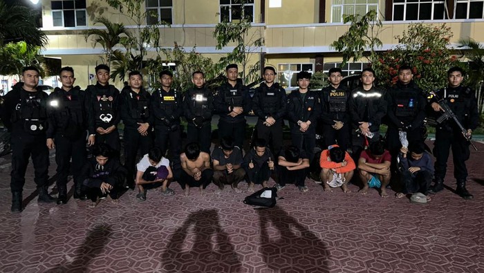 Dua kelompok geng motor di Kota Palu, Sulawesi Tengah (Sulteng) hendak tawuran. Polisi yang turun ke lokasi mengamankan 9 orang.