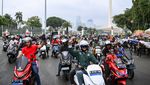 300 Peserta Ramaikan Parade Motor Listrik di Jakarta