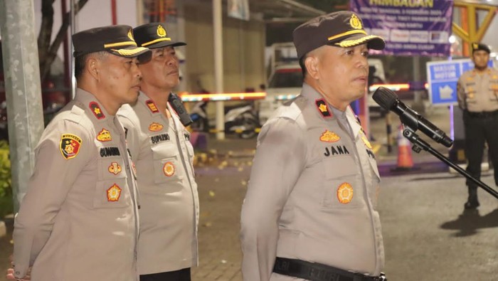 Polsek Kalideres dan Batu Ceper gelar patroli gabungan. (Dok. Istimewa)