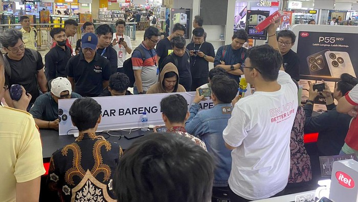 Potret Keseruan Mabar di Mal Jakarta Setelah sukses mengenalkan dua produk unggulannya di Indonesia yang menggendong 5GΒ danΒ NFC,Β Itel kini menggelar P55 Festival. Ini porternya.