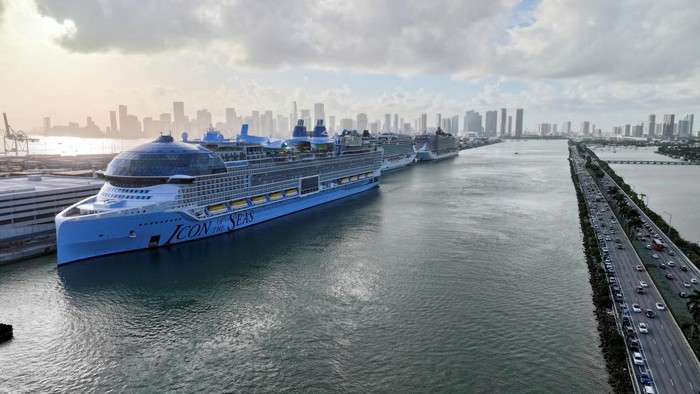 ROYAL CARIBBEAN-ICON OF THE SEAS/ Royal Caribbeanβs Icon of the Seas, the largest cruise ship in the world, sets sail for its inaugural voyage with passengers in Miami, Florida, U.S. January 27, 2024. REUTERS/Maria Alejandra Cardona