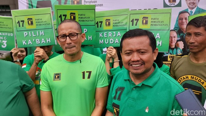 Sandiaga Uno dan Dony Ahmad Munir di Sumedang, Minggu (28/1/2024).