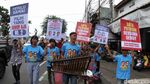 Seniman Angklung Jalanan Sosialisasi Pemilu Damai