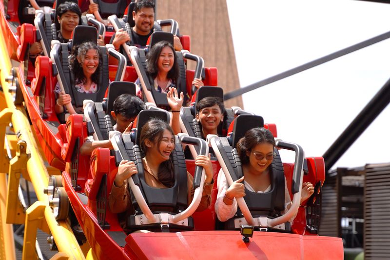 Wahana Boomerang di Trans Studio Bali