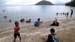 Wisata Hidden Gem di Pulau Bacan itu Bernama Pantai Air Panas