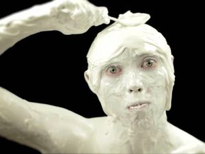 5 Iklan Makanan Aneh Ini Berhasil Bikin Orang Takut Melihatnya