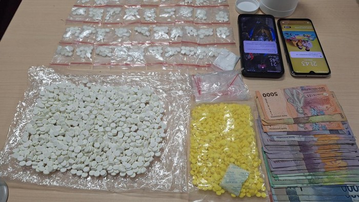 Barang bukti kasus penjualan obat terlarang di Demak, Senin (29/1/2024).