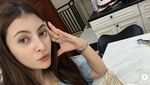 Cantiknya Sarah Keihl Saat Masak Steak hingga Coba Sempol Ayam