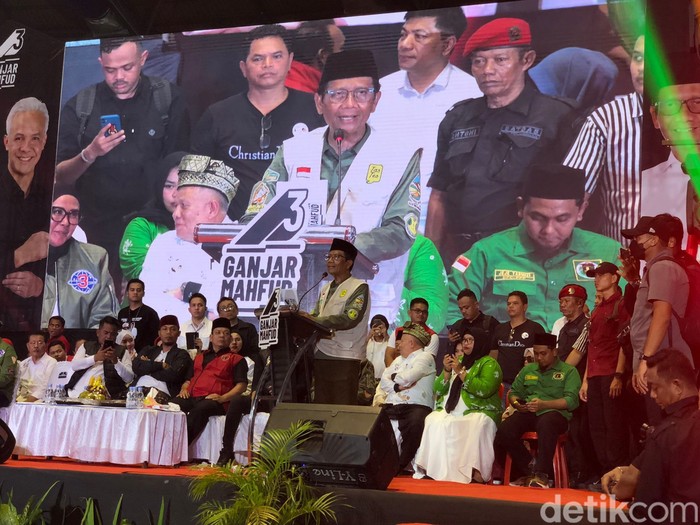 Cawapres Mahfud Md kampanye di Pekanbaru, Riau, 29 Januari 2024. (Mulia Budi/detikcom)