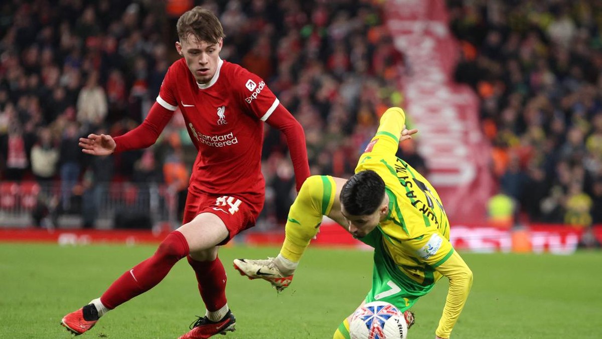 Conor Bradley jadi bintang laga Liverpool vs Norwich City. (Foto: REUTERS/PHIL NOBLE)