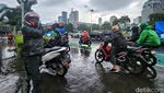 Hujan Sejak Pagi, Kebayoran Lama dan Sudirman Macet
