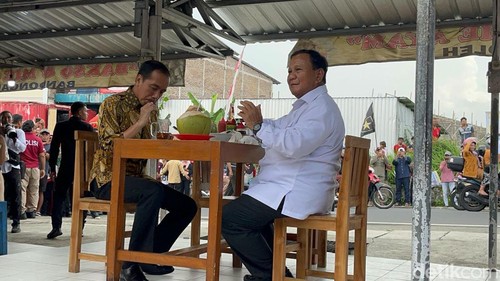 Jokowi dan Prabowo makan bakso bareng. (Rumondang Naibaho/detikcom).