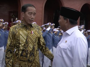 Jokowi Bareng Prabowo Tinjau Graha Utama Akmil, Panglima-Kapolri Hadir