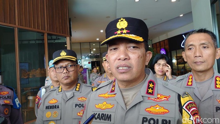 Kapolda Banten Irjen Abdul Karim menyatakan anggotanya siap mengamankan setiap tahapan Pemilu 2024, termasuk mengawal distribusi surat suara hingga TPS. (M Iqbal/detikcom)