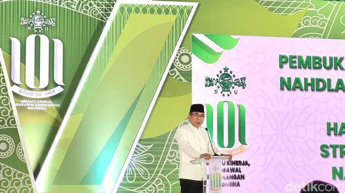 Ketua Umum PBNU KH Yahya Cholil Staquf dalam pembukaan Konbes NU dan Halaqah Nasional Strategi Peradaban NU di Pondok Pesantren Al-Munawwir Krapyak, Yogyakarta, Senin (29/1/2024).