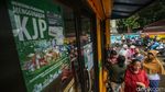 KJP Plus Cair, Warga Langsung Serbu Sembako Murah