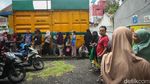 KJP Plus Cair, Warga Langsung Serbu Sembako Murah