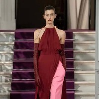 Inilah koleksi Valentino Spring 2024 Couture setelah dua tahun terakhir tidak mengadakan pertunjukan karena Covid-19. Foto: Dok. Valentino.