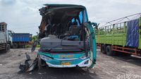 Ngerinya Kecelakaan Rombongan Peziarah Di Gresik, Bus Hancur Separuh