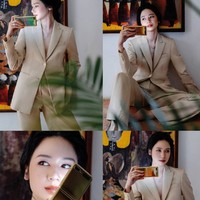 Siapa bilang busana formal tidak bisa tampil stylish. Laura Basuki membuktikan bahwa tampil formal tidak harus selalu terlihat kaku dan membosankan. Kuncinya ada di padu-padan yang tepat dan permainan warna. Foto: Instagram/@laurabas