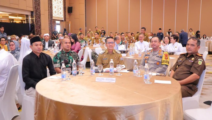 Lima tokoh lintas agama memberikan wejangan ke Forkopimda Palembang untuk mensukseskan pemilu damai