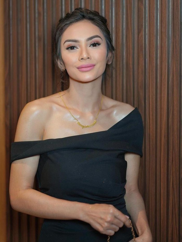 masayu anastasia masayu anastasia