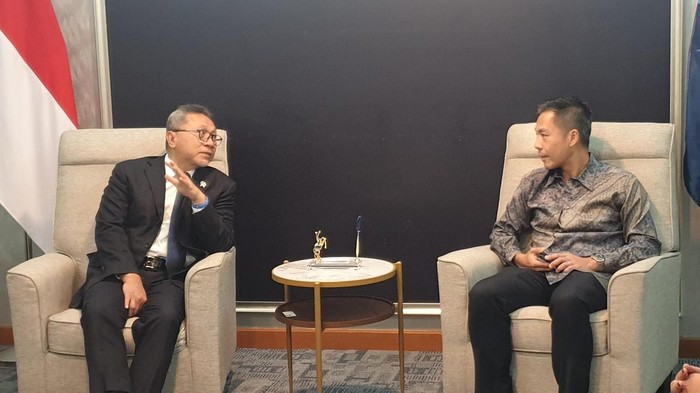 Mendag Zulkifli Hasan dan Presiden Bukalapak Teddy Oetomo