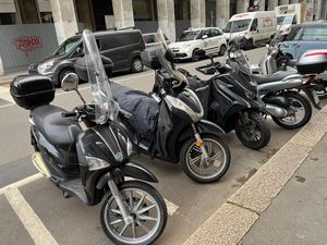 Intip Modifikasi ala Bikers Milan Buat Berlindung dari Cuaca Dingin
